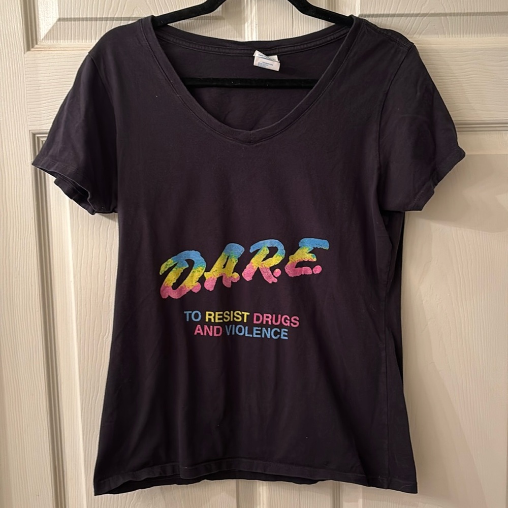 Women’s D.A.R.E. Tee, v neck, size m juniors